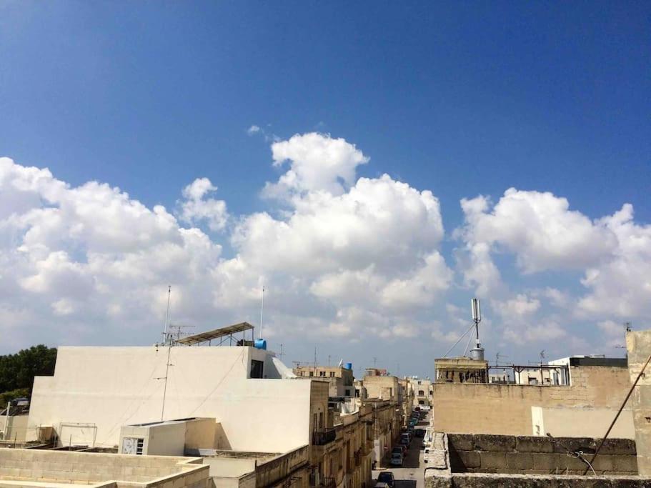 May Flower: Modern Flat Close To Airport/Bus Stops Tarxien Kültér fotó
