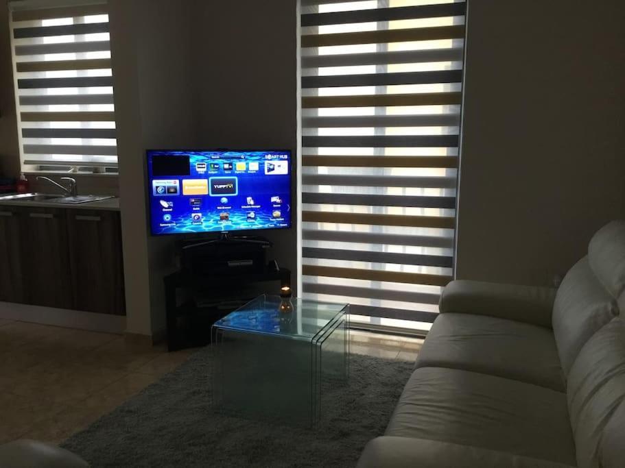 May Flower: Modern Flat Close To Airport/Bus Stops Tarxien Kültér fotó