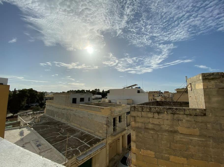 May Flower: Modern Flat Close To Airport/Bus Stops Tarxien Kültér fotó